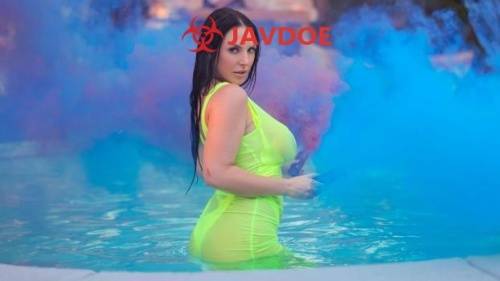 [BrazzersExxtra] Angela White Smoking Hot And Soaking Wet (22.12.09) - javdoe.to on delporno.com