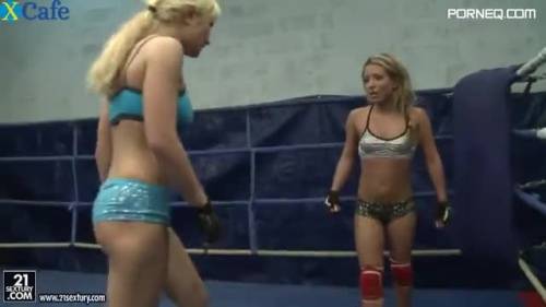 Two blonde hotties with sporty bodies and long legs fight on the boxing ring - new.porneq.com on delporno.com