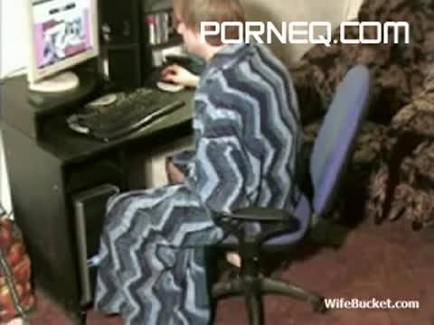 Hubby Gets A Surprise Handjob - new.porneq.com on delporno.com