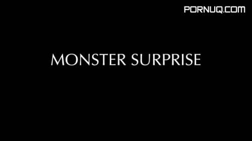 [JolieAndFriends] Yasmin Dornelles Monster Surprise (31 10 2018) rq - new.porneq.com on delporno.com