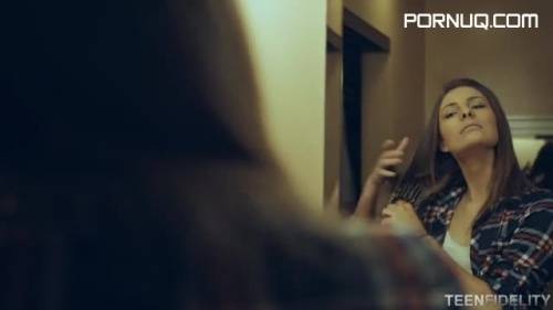 [TeenFidelity] Shyla Ryder (Daddys Surprise 12 02 16) rq - new.porneq.com on delporno.com