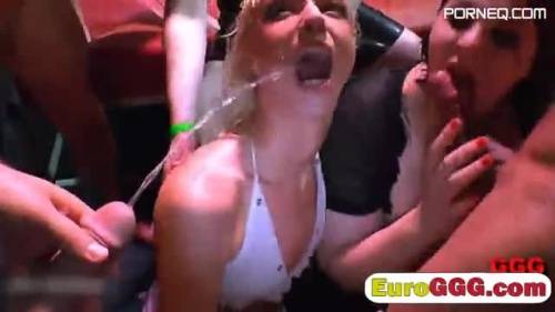 Drunk girlfriends at Euro Club showed wild side by swallowing strangers cum on (6530589) - new.porneq.com on delporno.com