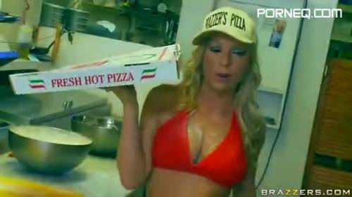 Pussy Backed Pizza - new.porneq.com on delporno.com