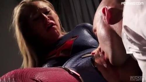 All mighty Supergirl Carter Cruise is being fucked and spunked by Lex Luthor - new.porneq.com on delporno.com