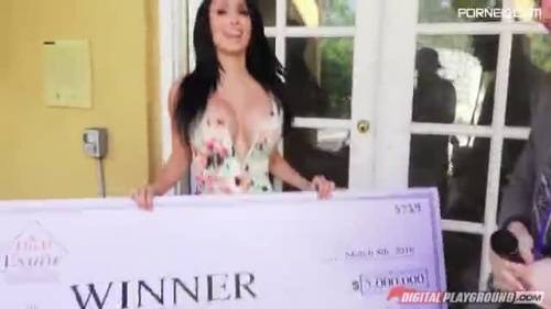Jackie Wood celebrates lottery winning having wild sex - new.porneq.com on delporno.com
