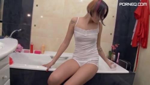 Russian Teen Masturbating In The Bathtub HQ Mp4 XXX Video - new.porneq.com - Russia on delporno.com