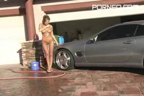 Busty beauty washing the car naked - new.porneq.com on delporno.com
