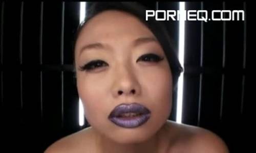 Beautiful Japanese babe with juicy lips poses on camera - new.porneq.com - Japan on delporno.com